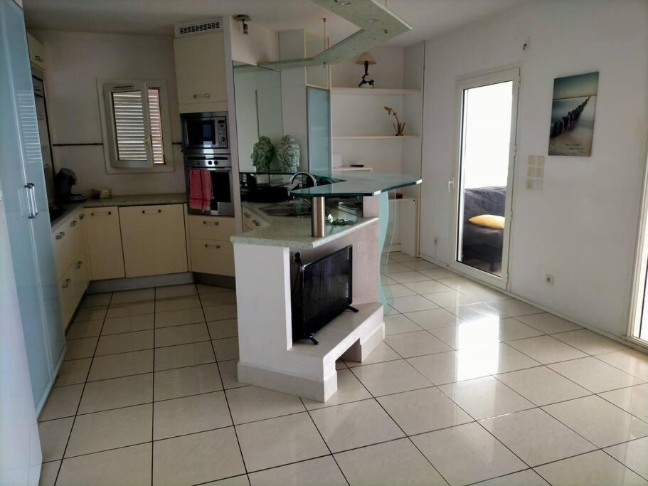 Bel Appartement Avec Piscine, Face A La Mer Gourbeyre Экстерьер фото